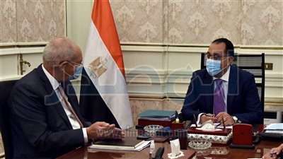 رئيس الوزراء يتابع مشروعات المنطقة الاقتصادية لقناة السويس