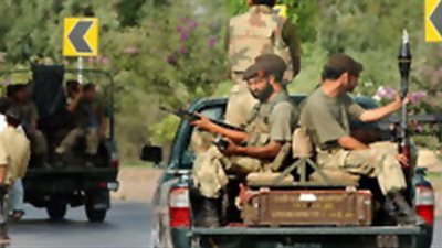 مقتل 4 أشخاص وإصابة 5 آخرين في انفجار قنبلة بباكستان