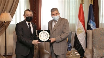 ربيع يوضح لسفير بنما ملابسات أزمة «إيفرجيفن» ويرد على ادعاءات الشركة