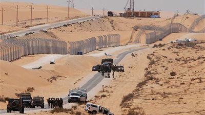 رويترز: العثور على 5 جثث لمهاجرين سودانيين قرب الحدود المصرية الإسرائيلية