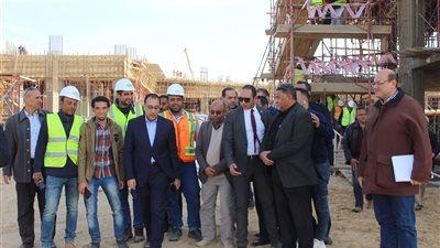 رئيس الوزراء يتفقد المشروعات الجارى تنفيذها بالعاصمة الإدارية الجديدة 