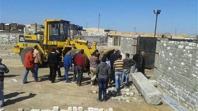 رفع 250 طنًا من المخلفات والأتربة من 