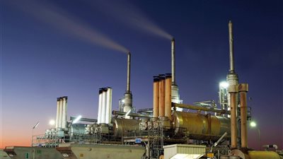 شركات البترول توقع عقدًا لإعادة تأهيل طريق النهضة بالأسكندرية