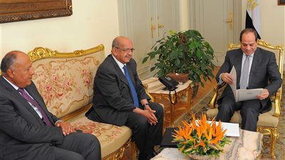 تفاصيل لقاء السيسي وزير خارجية الجزائر