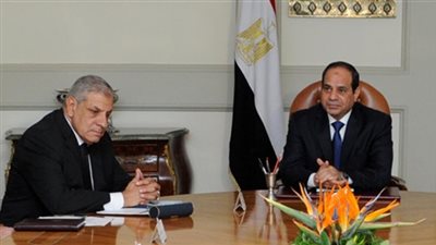 برئاسة محلب.. السيسي يشكل لجنة لدراسة مشروعات الدولة المتعثرة