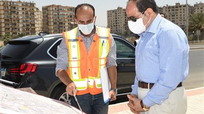 السيسي يتفقد أعمال تطوير المحاور والطرق الجديدة شرق القاهرة