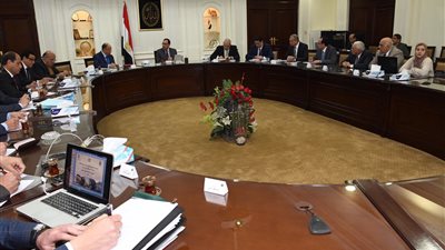 رئيس الوزراء يتابع خطة تسكين المناطق العشوائية بعد التطوير