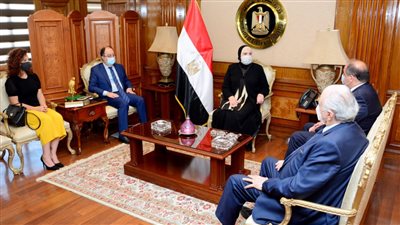 وزيرة التجارة تبحث  تعزيز التعاون مع رئيس المجلس الاقتصادي اللبناني