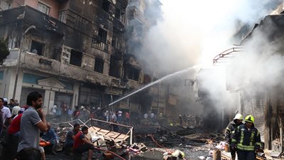 وفاة مُسنة وإصابة 7 بينهم مساعد شرطة في حريق بخمس عقارات بالدرب الأحمر