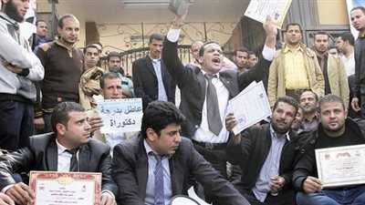 قوات الأمن تفرق مسيرة لحملة الماجستير والدكتوراه 