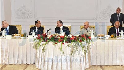بحضور المشير طنطاوي.. السيسي يشارك القوات المسلحة حفل الإفطار السنوي (صور)