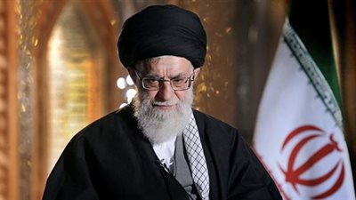خامنئي يهدد بحرق وثيقة الاتفاق النووي