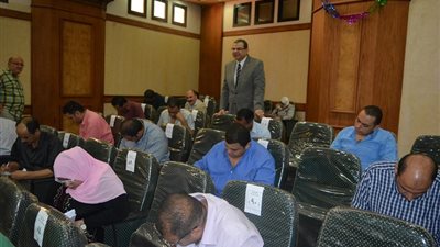 صور: وزير القوى العاملة يتفقد اختبارات المتقدمين لشغل وظائف بالخارج