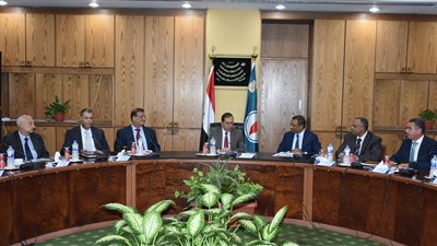 وزير البترول يتابع أعمال حقل آتول للغاز باستثمارات 3,8 مليار دولار