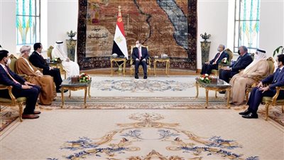 البرلمان العربي يمنح السيسي «وسام القائد» 