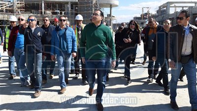 رئيس الوزراء يتفقد أعمال 15 برجا سكنيا بالعلمين الجديدة