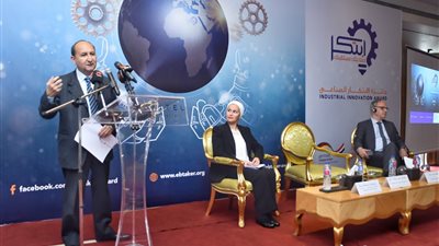 وزير التجارة يعلن إطلاق استراتيجية وجائزة الابتكار في الصناعة