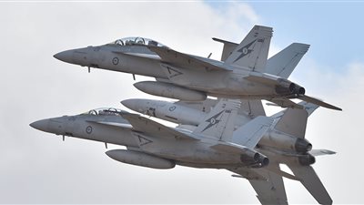 أمريكا تدفع بمقاتلتين 