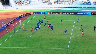 فيديو: الأهلي يسقط بثلاثية أمام 