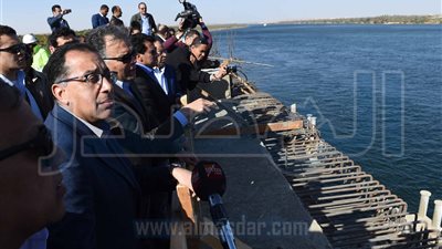 مدبولي يتفقد أعمال محور كلابشة بأسوان.. ووزير النقل: الانتهاء في سبتمبر