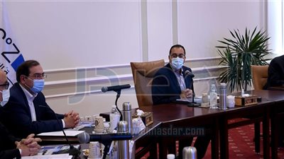 مدبولي: اجتماع كل 3 أشهر لمتابعة مشروعات المنطقة الاقتصادية لقناة السويس