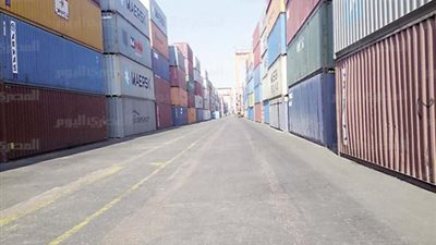 ميناء الإسكندرية يستقبل باخرة من سنغافورة تحمل 33 ألف طن فول صويا