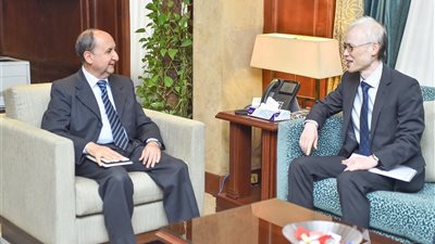 وزير التجارة يبحث مع سفير اليابان تعزيز العلاقات الاقتصادية