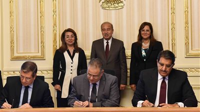 رئيس الوزراء يشهد توقيع بروتوكولي تعاون لربط البحث العلمي بتطوير الصناعة (صور)