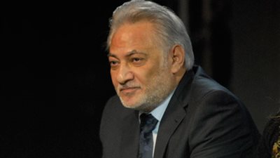 سامح الصريطي يزور مديحة يسري في منزلها للاطمئنان على حالتها الصحية