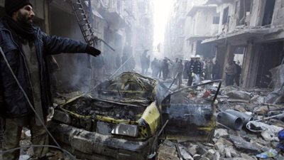  طيران النظام السوري يلقى بأكثر من 40 برميلًا متفجرًا على 