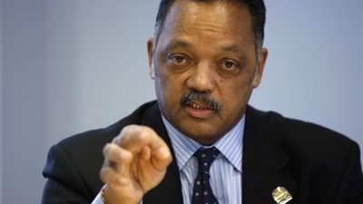 زعيم الحقوق الأمريكية يطالب باستقالة قائد شرطة شيكاجو بسبب شاب أسود