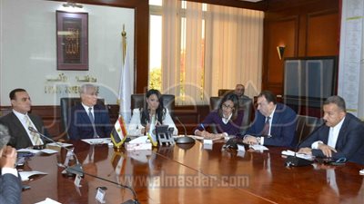 «المشاط» تبحث سبل دعم حركة السياحة بالأقصر