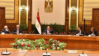 السيسي يستقبل مجلس أمناء الجامعة الأمريكية لمرور 100 عام على إنشائها