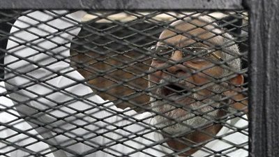 تأجيل محاكمة مرشد الإخوان و104 آخرين في قضية 