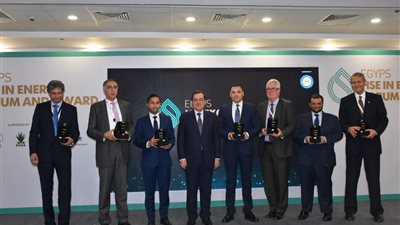 وزير البترول يناقش مع الشركات تجارب السلامة وحماية البيئة 