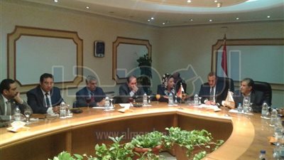 وزير البيئة يناقش منظومة النظافة مع محافظة الجيزة ونواب امبابة