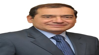 وزير البترول يبحث مع 