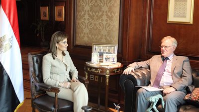 سحر نصر تناقش مع سفير الاتحاد الأوروبي برامج دعم الموازنة