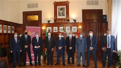 بنك مصر يوقع بروتوكولًا لدعم وتمويل المصانع للتحول للعمل بالغاز الطبيعي