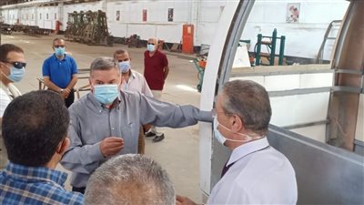 وزير قطاع الأعمال يتفقد منتجات «الهندسية للسيارات»