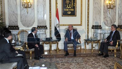 رئيس الوزراء يبحث مع السفير الصيني سبل التعاون بين البلدين