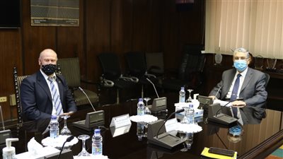 وزير الكهرباء يبحث سبل تعزيز التعاون مع سفير أستراليا