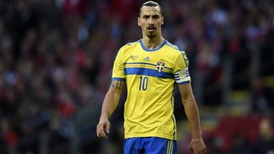 إبراهيموفيتش يعتزل اللعب دوليًا عقب بطولة أمم أوروبا