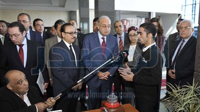 بالصور .. جولة لرئيس الوزراء بالقرية الذكية عقب اجتماعه مع وزير الاتصالات
