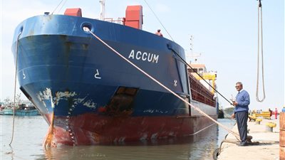 فتح ميناء الصيد ببرج البرلس بعد تحسن الأحوال الجوية