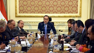 رئيس الوزراء يناقش مقترحات زيادة صادرات الصناعات الطبية