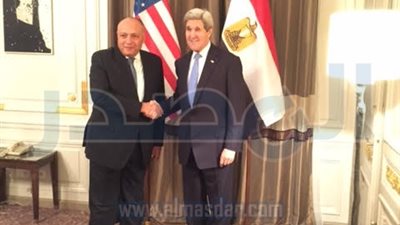 وزير الخارجية يلتقي 