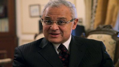 وزير السياحة يقرر إيقاف عدد من الشركات بسبب شكاوى المواطنين