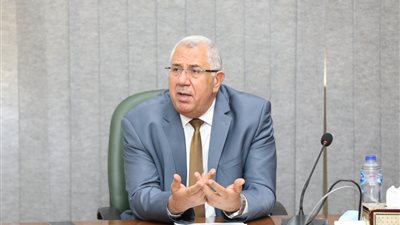 وزير الزراعة يبحث تطوير سلاسل القيمة المرتبطة بالألبان ومنتجاتها