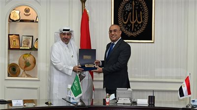 وزير الإسكان يبحث مع مستثمرين سعوديين فرص التعاون المشترك